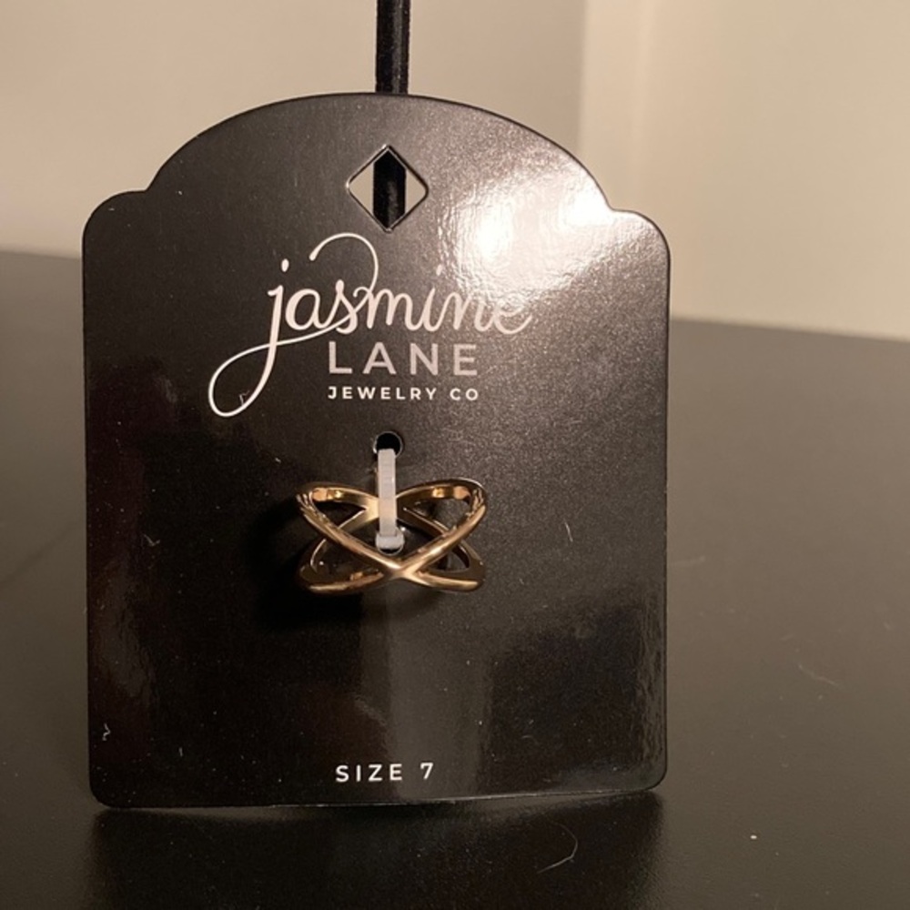 Jasmine Lane Gold Ring Size 7